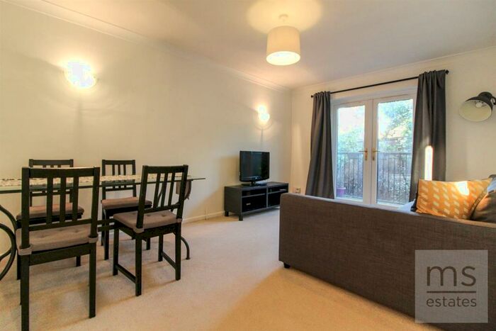 2 Bedroom Flat To Rent In Lenton Manor, Lenton, Nottingham, NG7