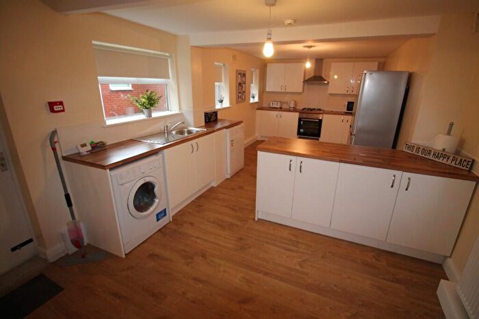 6 Bedroom Terraced House To Rent In Brighton Grove, Newcastle Upon Tyne, NE4