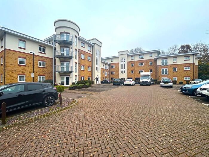 2 Bedroom Flat To Rent In Crawley, RH11