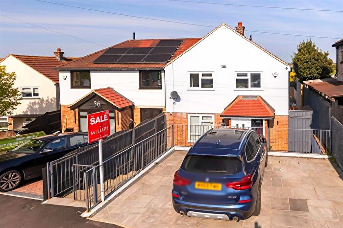 3 Bedroom Semi-Detached House For Sale In Shaftesbury Road, Epping, CM16