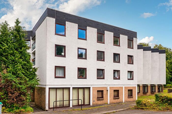 2 Bedroom Flat For Sale In Flat Clyde House, The Furlongs, Hamilton, ML3