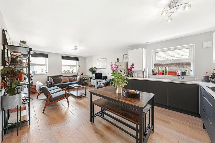 2 Bedroom Apartment For Sale In Constance Court, Blenheim Grove, London, SE15