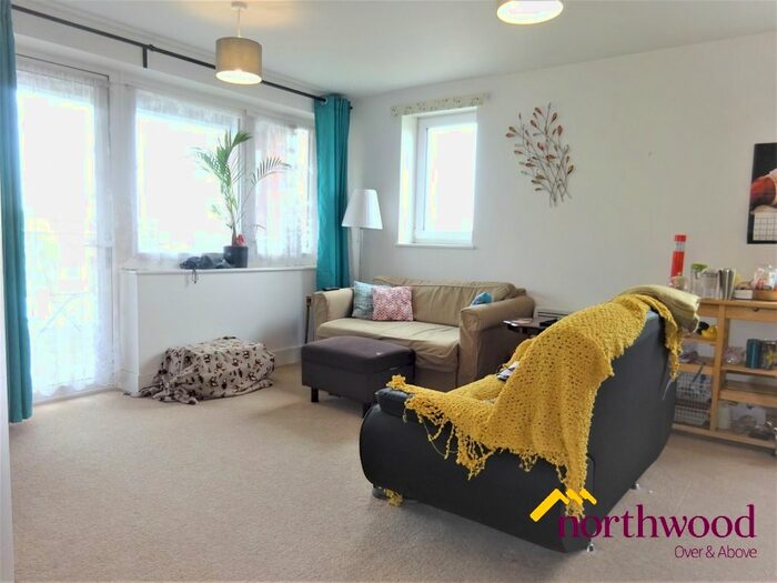 2 Bedroom Flat To Rent In Bell Barn Road, Edgbaston, Birmingham, B15