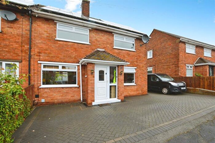 3 Bedroom Semi-Detached House For Sale In Coningsby Road, Scunthorpe, DN17