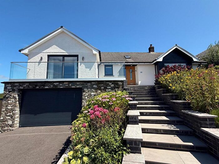 4 Bedroom Detached Bungalow For Sale In Brynmawr Avenue, Ammanford, SA18