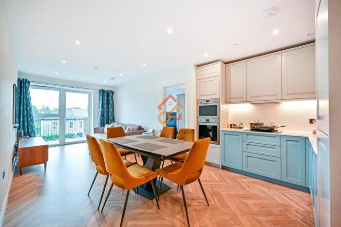 2 Bedroom Flat To Rent In Yorke House, Wheatfield Way, Kingston Upon Thames, KT1