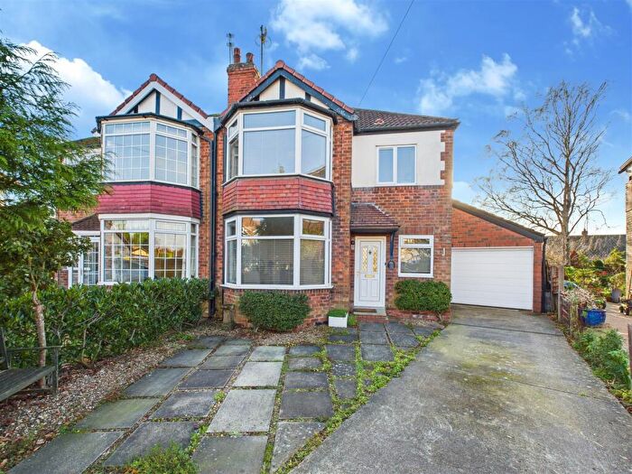 3 Bedroom Semi Detached House For Sale In Mill Walk, Cottingham, HU16