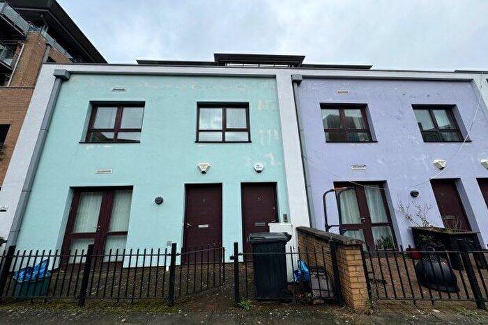 1 Bedroom Flat To Rent In Lower College Street, Bristol, BS1