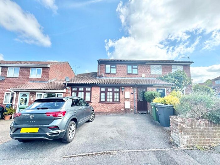 3 Bedroom House To Rent In Mathias Walk, Basingstoke, RG22