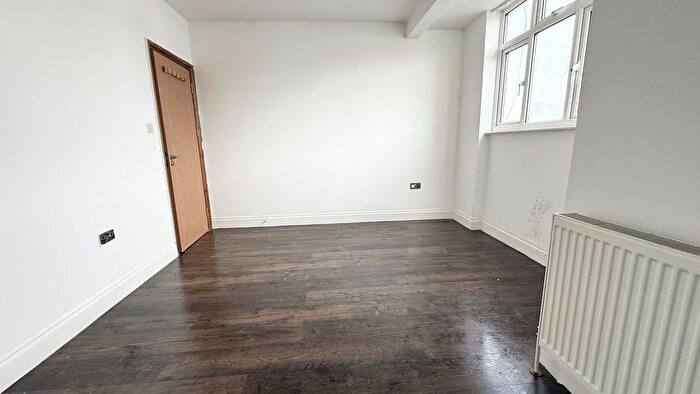 4 Bedroom Property To Rent In Rayners Lane, Harrow, HA2