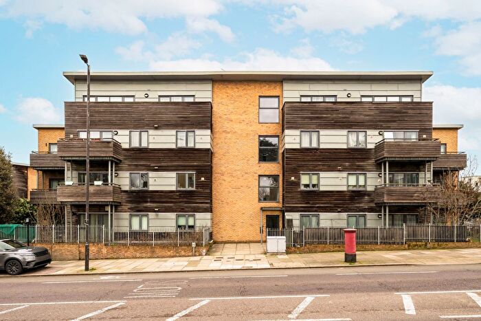 2 Bedroom Flat For Sale In Charlton Road, Charlton, SE7