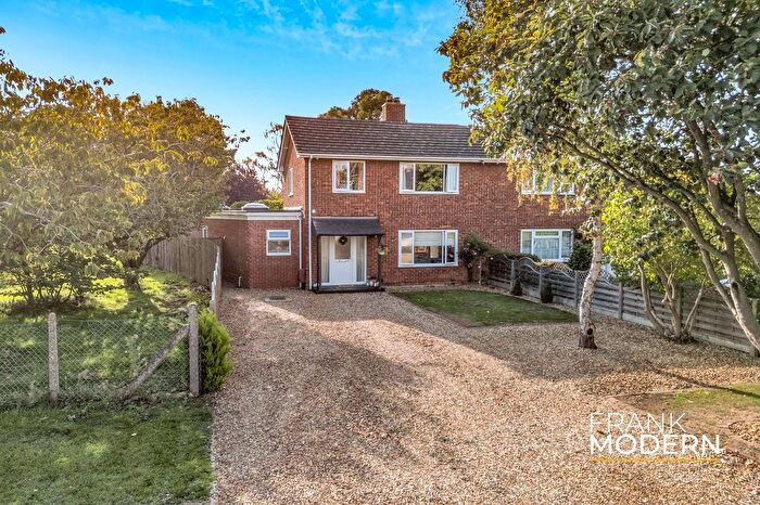 4 Bedroom Semi-Detached House For Sale In Middletons Road, Yaxley, PE7