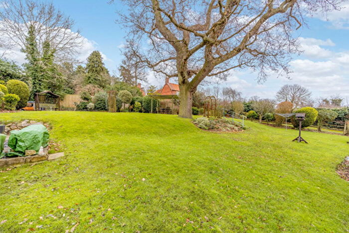 4 Bedroom Detached House For Sale In Washdyke Lane, Fulbeck, Grantham, NG32