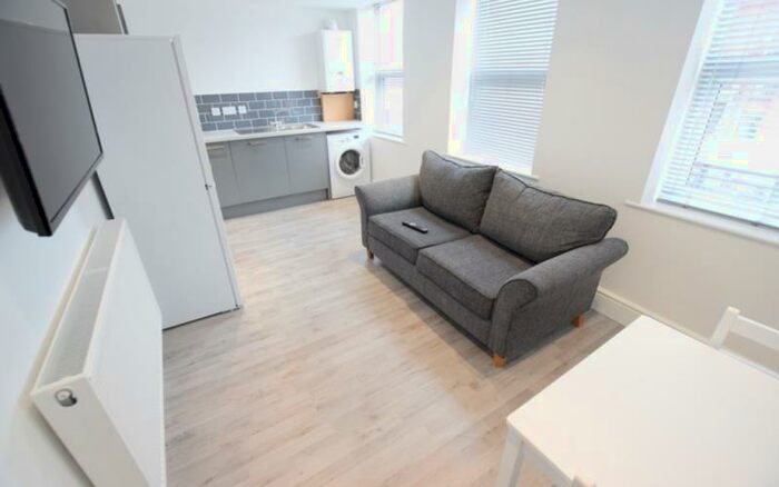 1 Bedroom Apartment To Rent In Private, Student Apartment - Just Yours, Smith Street, Lincoln, LN5