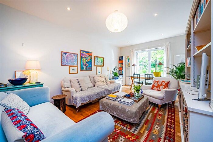 1 Bedroom Flat To Rent In Melliss Avenue, Kew, Richmond, TW9