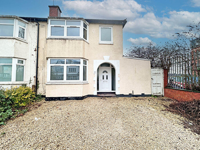 3 Bedroom Semi Detached House For Sale In Horseley Road, Tipton, DY4