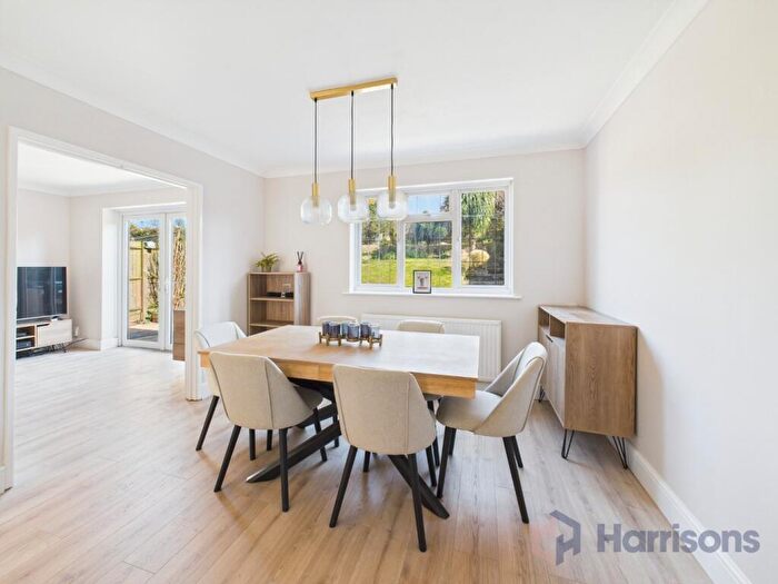 4 Bedroom Detached House For Sale In Fallowfield, Sittingbourne, Kent, ME10