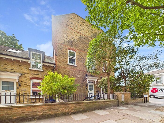 1 Bedroom Flat To Rent In Walpole Road, Twickenham, TW2