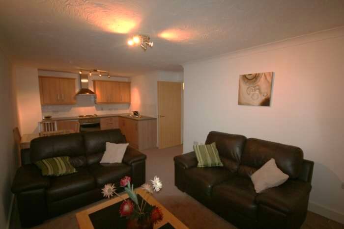2 Bedroom Flat To Rent In Elphins Drive, Wilderspool Park, Stockton Heath, WA4