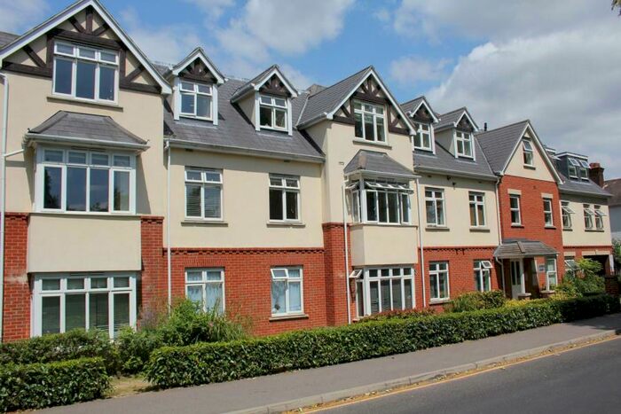2 Bedroom Apartment To Rent In Woking, GU21