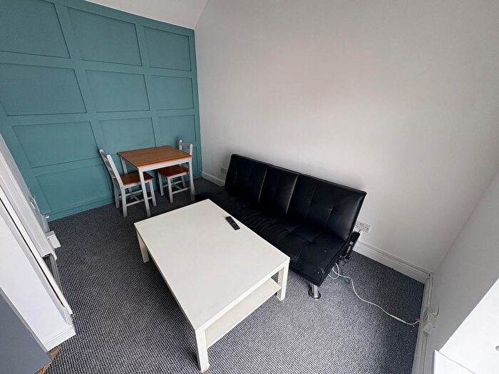 3 Bedroom Maisonette To Rent In St. Helens Crescent, Swansea, SA1