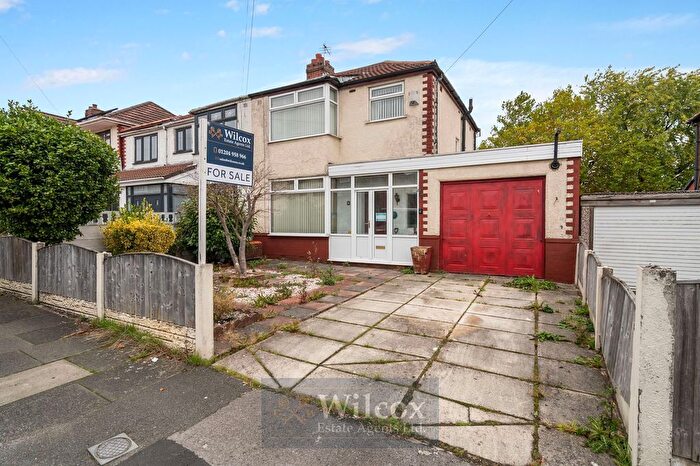 3 Bedroom Semi-detached House For Sale In Kingsland Road, Farnworth, BL4