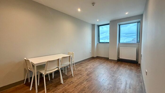 1 Bedroom Flat To Rent In Week Street, Maidstone, ME14