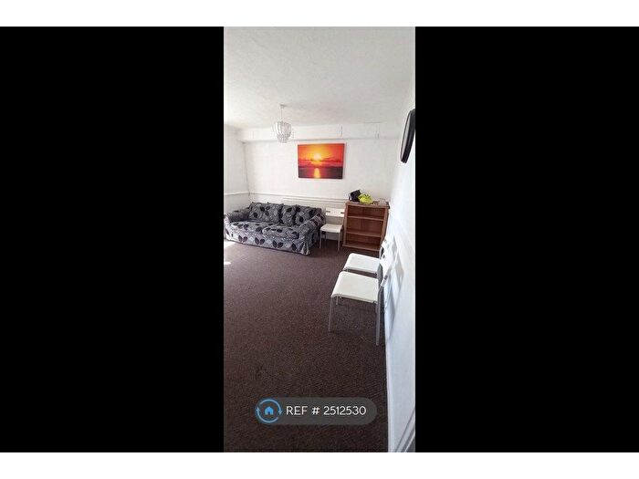 2 Bedroom Flat To Rent In Elizabeth House, Pilgrims Hatch, Brentwood, CM15