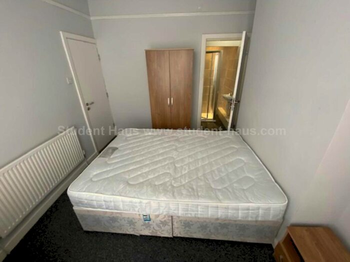 3 Bedroom House To Rent In Hafton Road, Manchester, M7