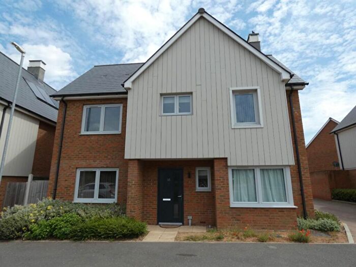4 Bedroom Detached House To Rent In Castlridge Drive, Greenhithe, Kent, DA9