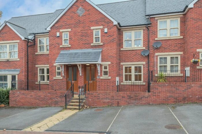 3 Bedroom Town House To Rent In Oak Park Terrace, Cookridge, Leeds, LS16