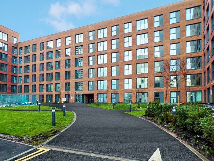 2 Bedroom Apartment To Rent In Axium, Windmill Street, B1