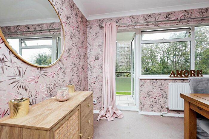 1 Bedroom Flat For Sale In Selwyn Road, Eastbourne, BN21