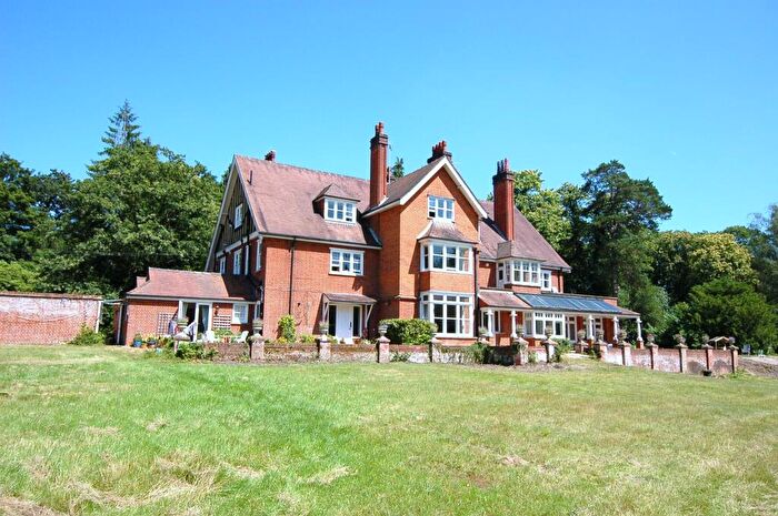 1 Bedroom Flat To Rent In Westwood Road, Windlesham, GU20