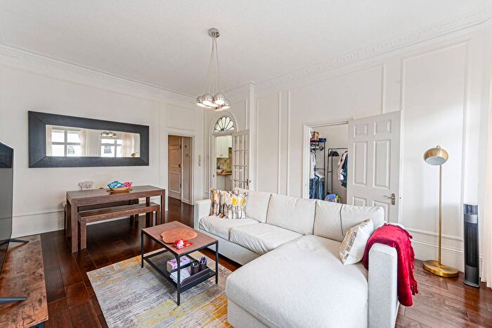2 Bedroom Flat To Rent In Queens Gate Terrace, South Kensington, London, SW7