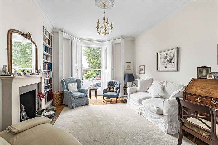 4 Bedroom Semi-detached House For Sale In Mattock Lane, London, W13