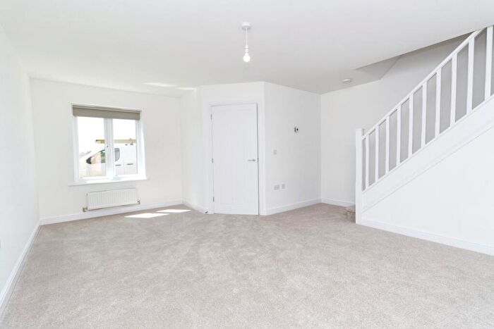 3 Bedroom House To Rent In Harrington Close, Upton, Northampton, NN5