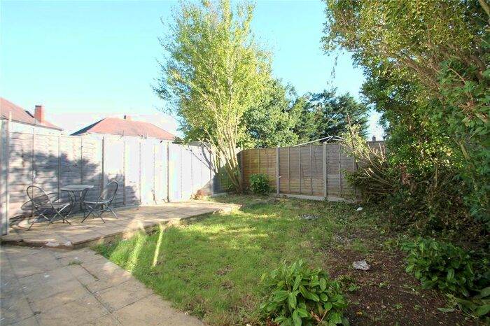 2 Bedroom Maisonette To Rent In Crossmead Avenue, Greenford, Middlesex, UB6