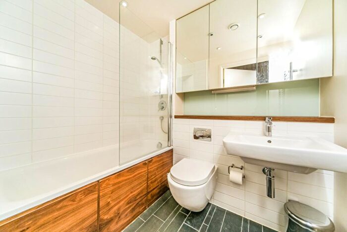 2 Bedroom Apartment To Rent In Chatham Place, Reading, RG1
