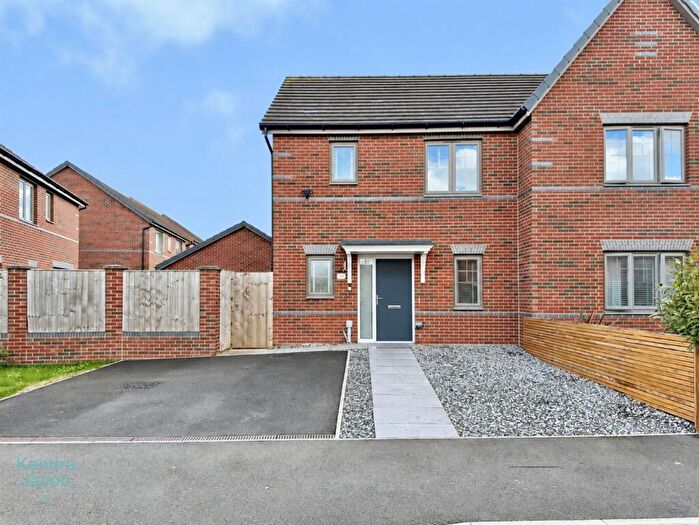 3 Bedroom House For Sale In Bluebell Close, Carlton-In-Lindrick, Worksop, S81