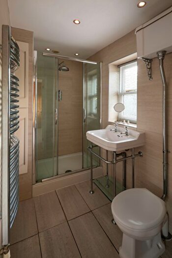 4 Bedroom Barn Conversion For Sale In Wayte Court, Ruddington, Nottingham, NG11