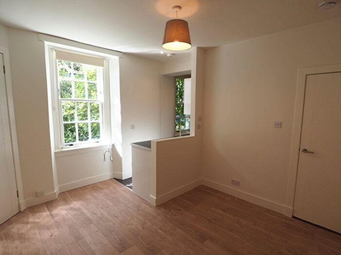 1 Bedroom Flat To Rent In Chalmers Buildings, Edinburgh, EH3