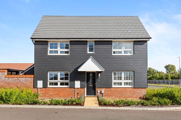 3 Bedroom Detached House For Sale In The Cuttings, Lower Stondon, SG16