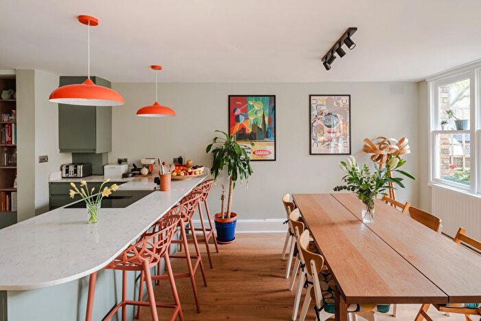 4 Bedroom Flat For Sale In Ireton House, Overton Road, London, SW9