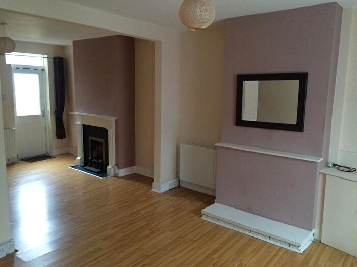 4 Bedroom Terraced House To Rent In Union Street, Dunstable, LU6