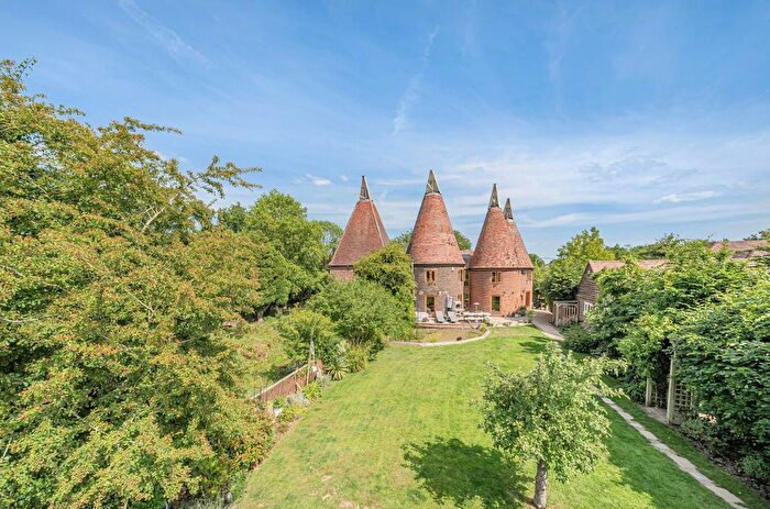 5 Bedroom Semi-Detached House For Sale In Pike Fish Lane, Paddock Wood, TN12