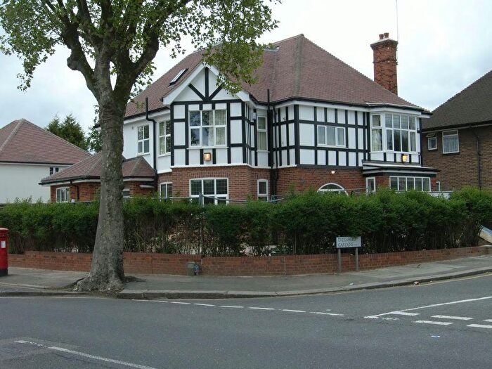 2 Bedroom Apartment To Rent In Eversfield Gardens, Mill Hill, London, NW7