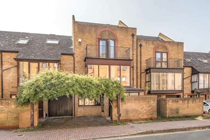 5 Bedroom House For Sale In Rotherhithe Street, Rotherhithe, SE16