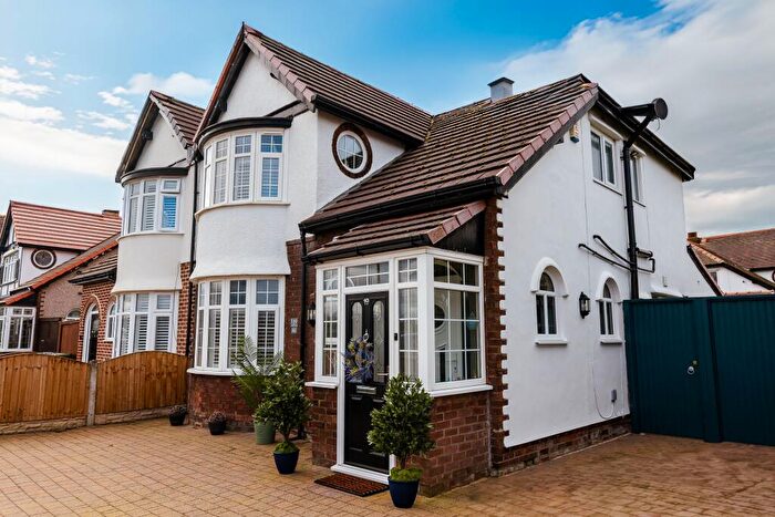 3 Bedroom Semi Detached House For Sale In Southport Road, Thornton, L23