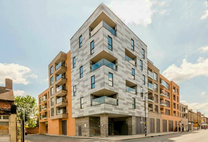 1 Bedroom Flat To Rent In High Street, SM1